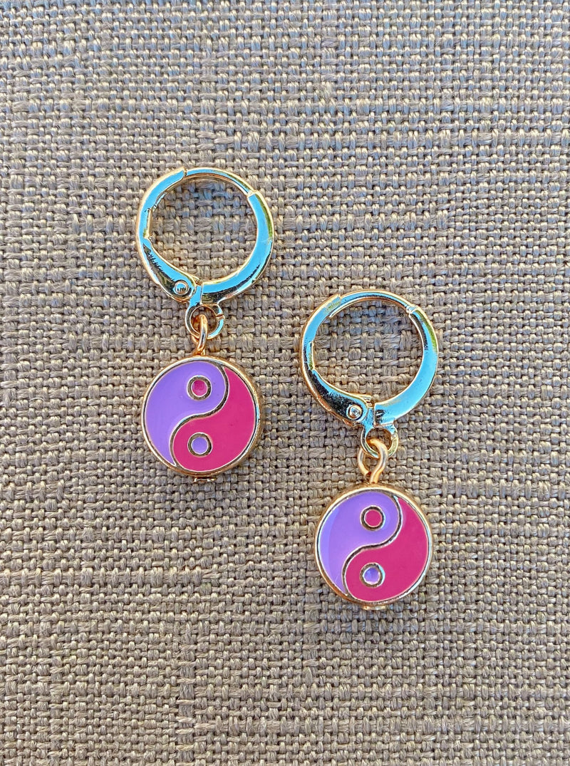 yin yang earrings in pink/purple