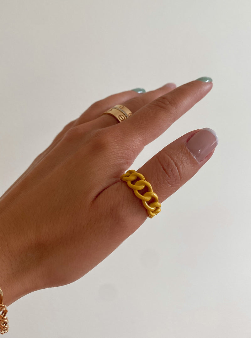 linked up ring in yellow